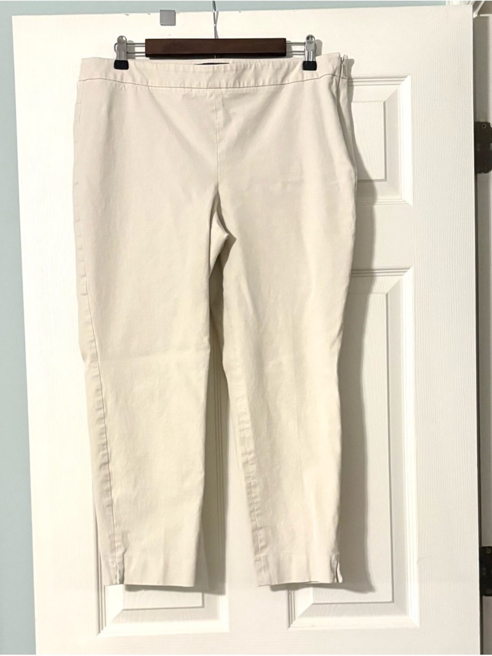Talbots Classic Cropped Cream Pants
